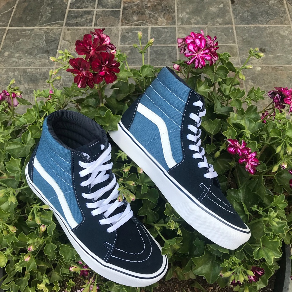 Brand New Sk8 Hi Vans Men’s 8 Woman’s 9.5